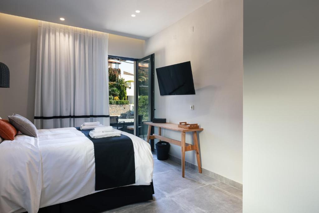 Chapter 02 Gallery Suites - 11