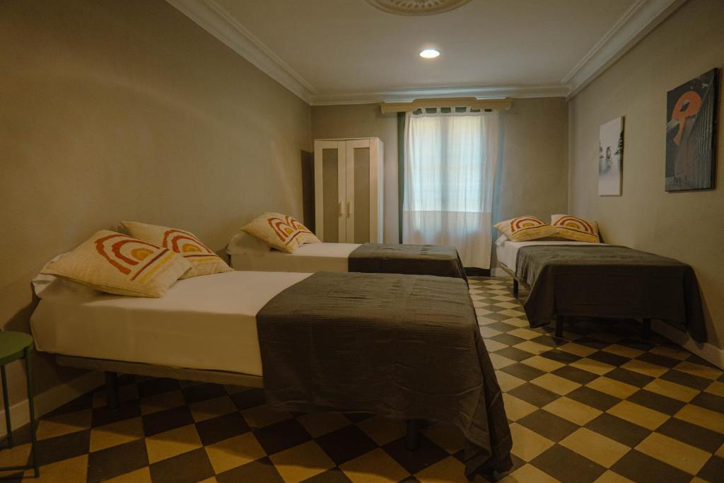 Smartr Barcelona Ramblas - Resim 17