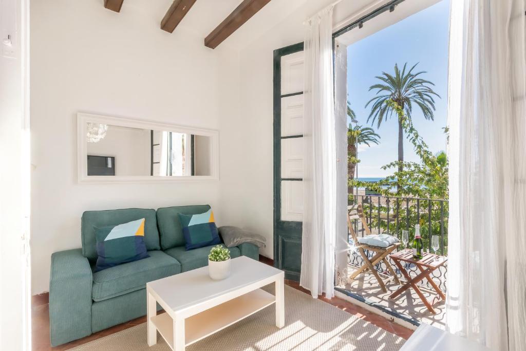 Vistamar 1: Primera línea de mar con encanto, Sitges ...