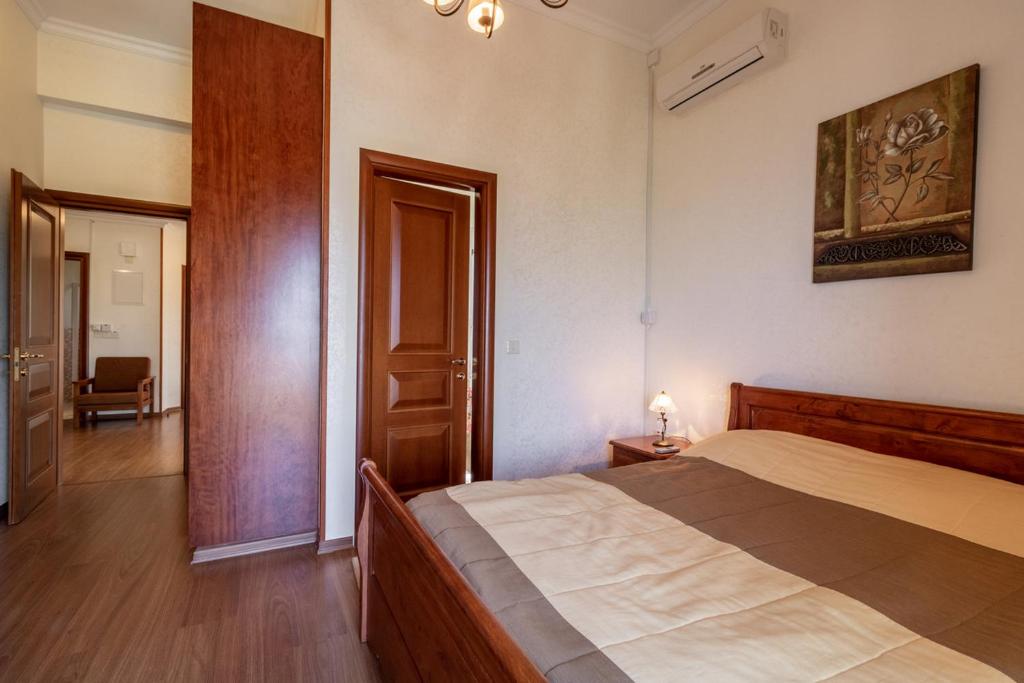Postel nebo postele na pokoji v ubytování Rafaella villa in Latchi with private garden