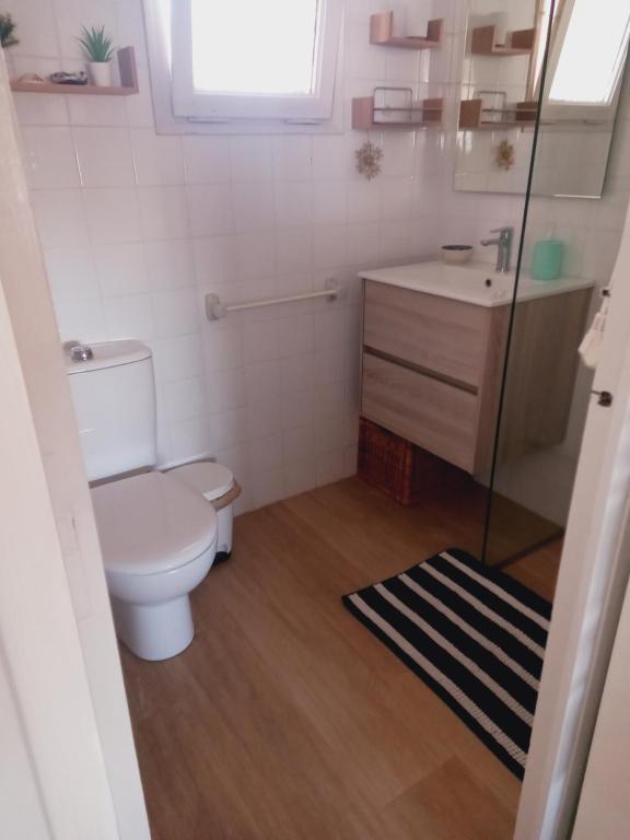 Koupelna v ubytování NIUMAR Acogedor apartamento muy luminoso con terraza