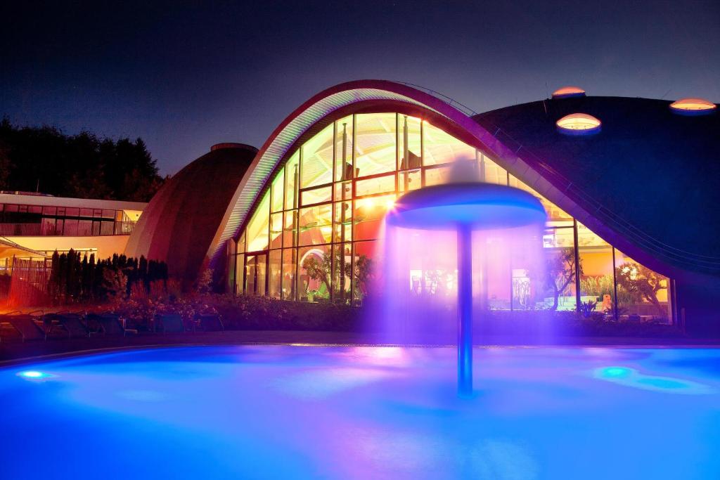 Bazén v ubytování Hotel an der Therme nebo v jeho okolí