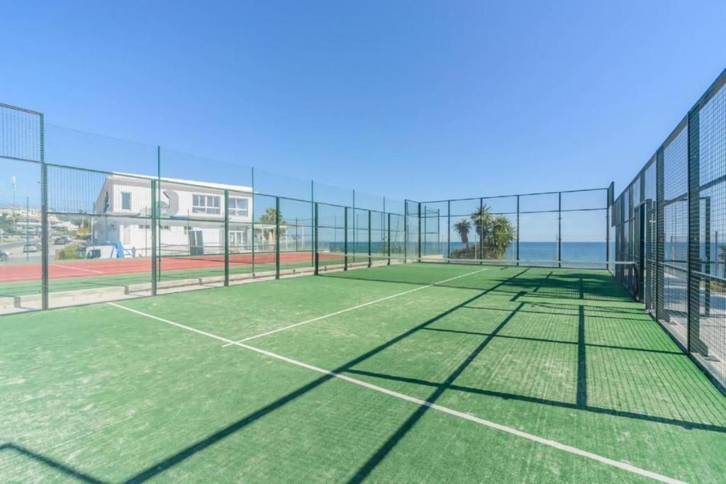 Tenis alebo squash v ubytovaní Lubina Home alebo jeho okolí