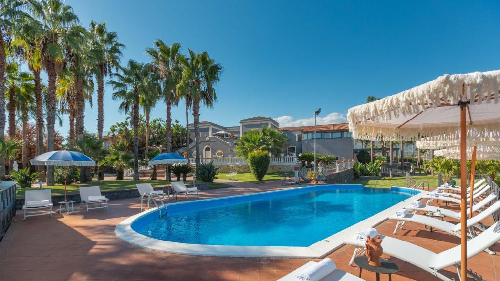 Bazén v ubytování VILLA INGRID 12, Emma Villas nebo v jeho okolí