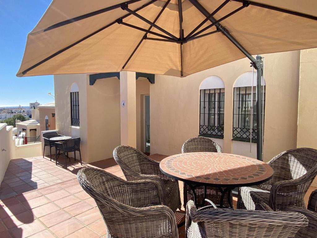 Balkón nebo terasa v ubytování Villa Lucena Private Pool Casasol