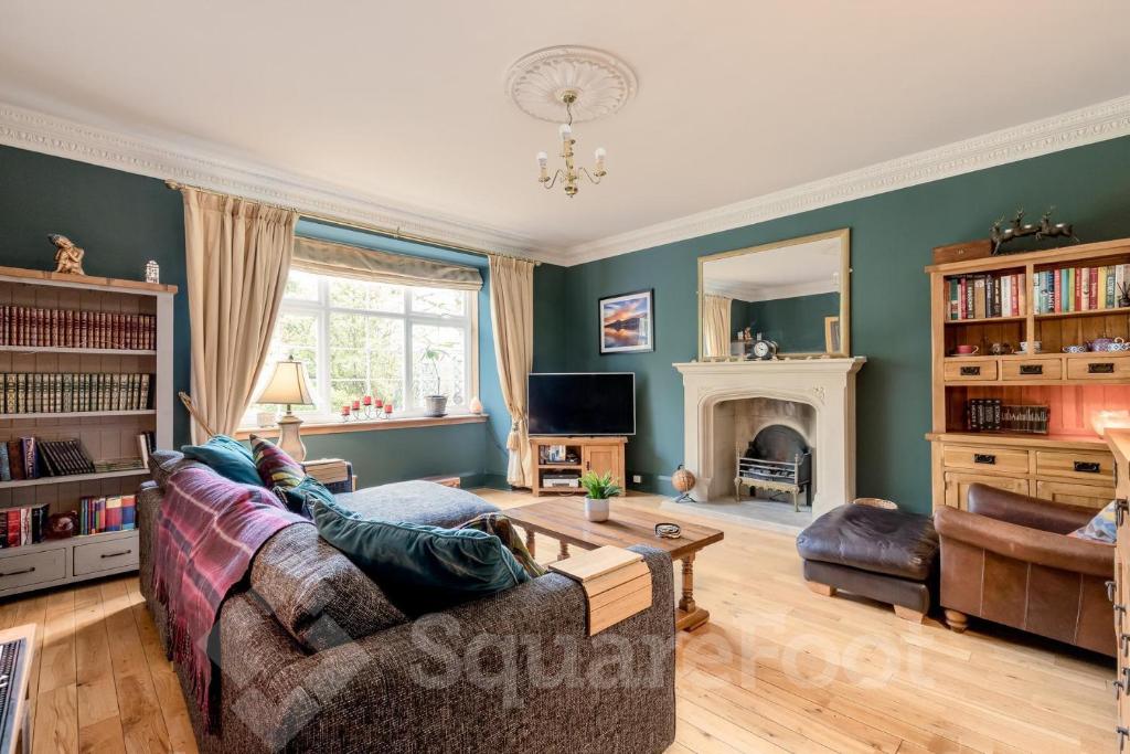 Cornbank House, Penicuik (updated prices 2024)