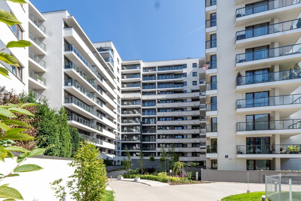 una imagen de un edificio de apartamentos en Mayad Residence, en Varsovia