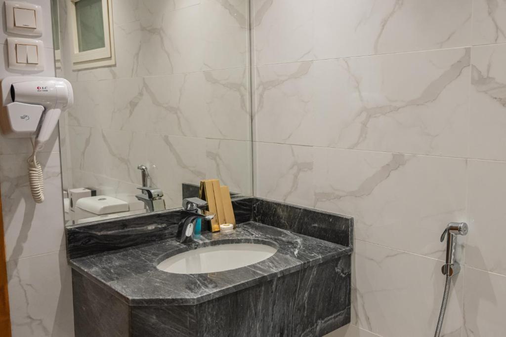 Abat Park - Deluxe King Room