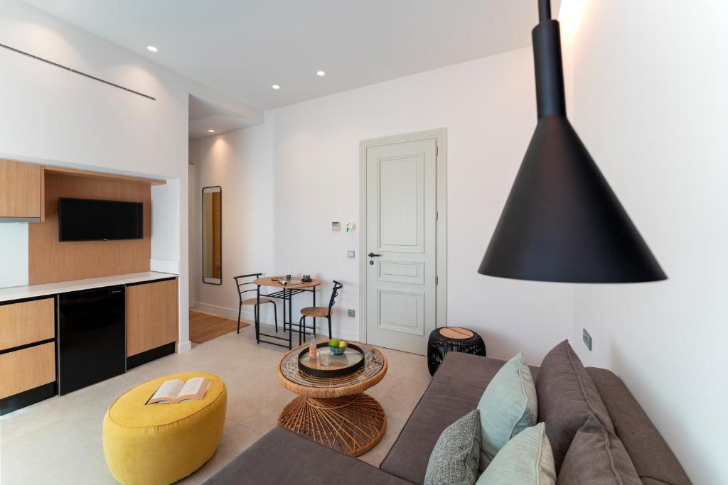 Kuchyň nebo kuchyňský kout v ubytování Naillac Elite Suites
