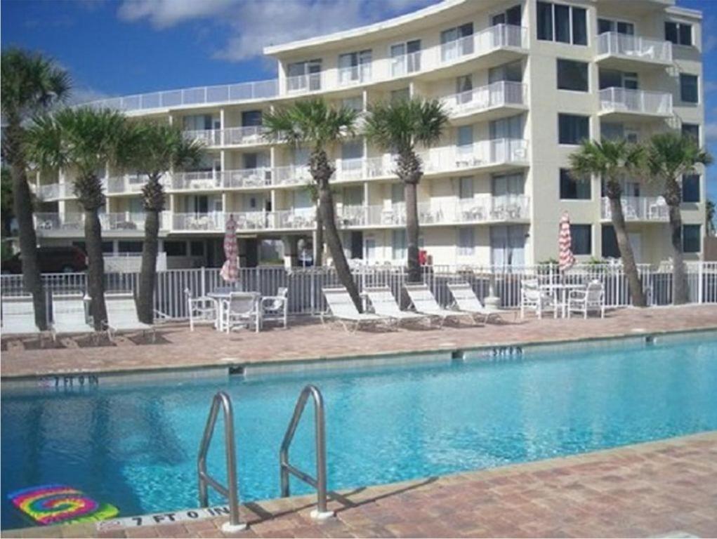 Ocean View Renovated Condo With Pool DAYTONA BEACH, Daytona Beach