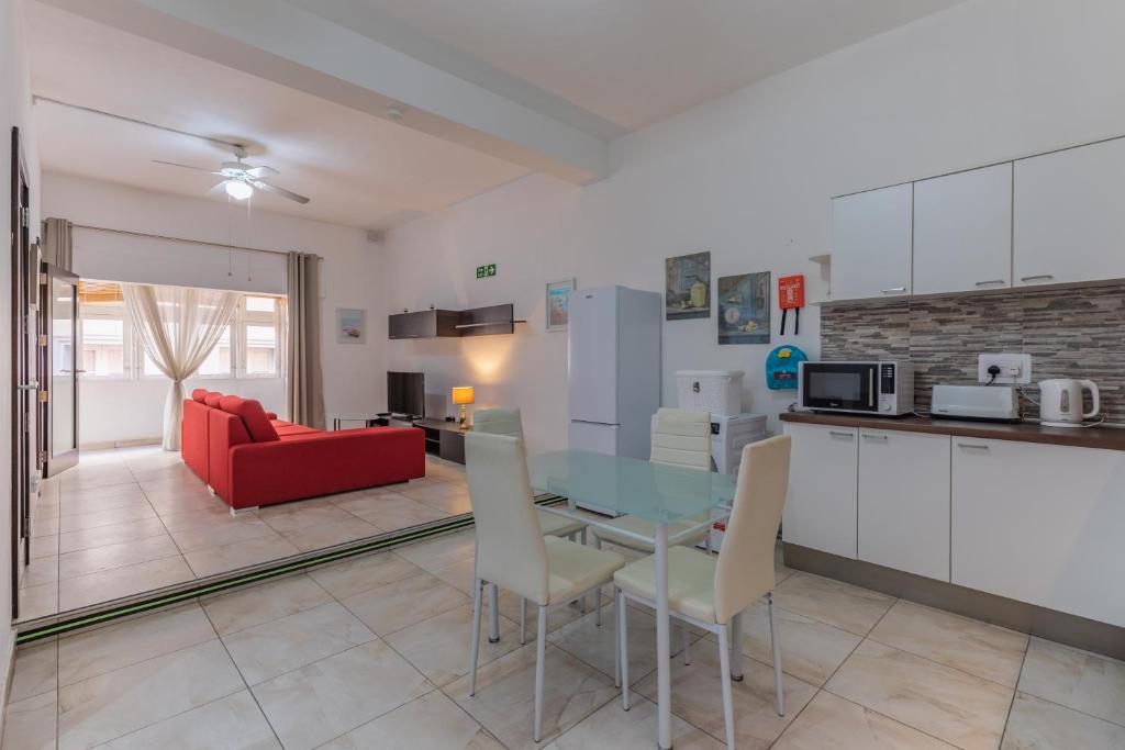 Η κουζίνα ή μικρή κουζίνα στο Bormla - Comfortable two bedroom apartment