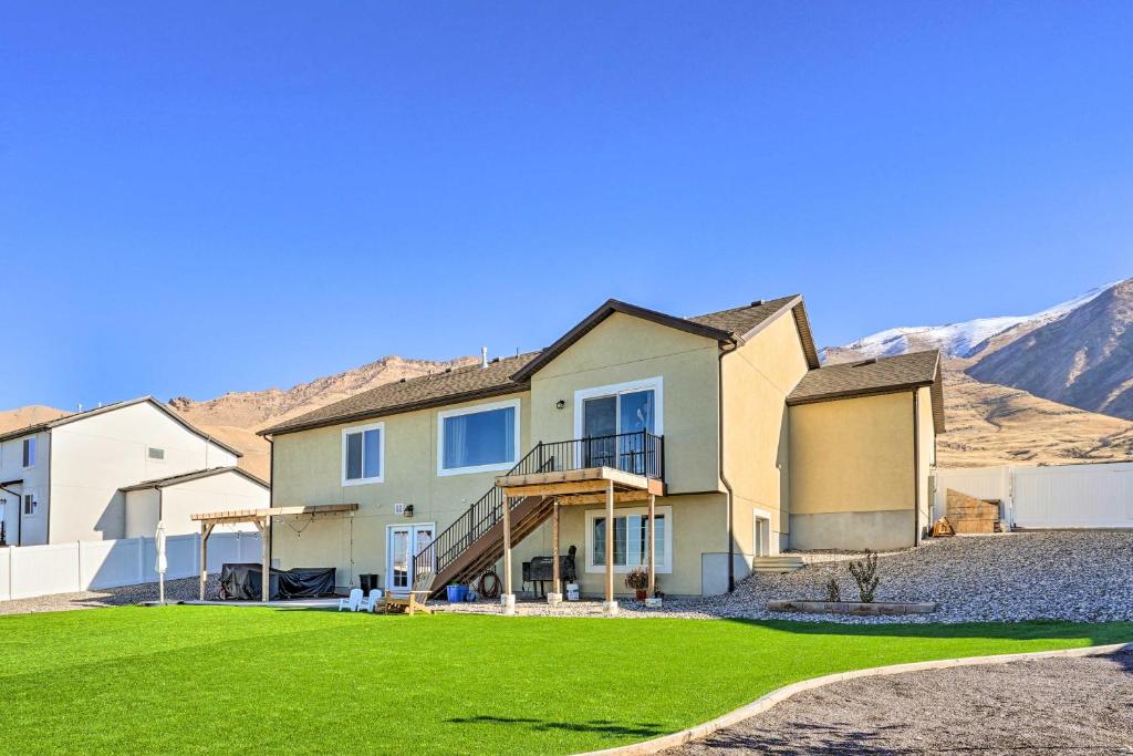 Vacation Home Picturesque Lake Point Home with Shared Yard!, UT
