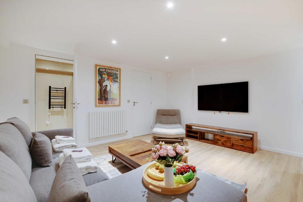 Zdjęcie z galerii obiektu Amazing Apartment 2BR6P - Sacré Coeur Montmartre w Paryżu