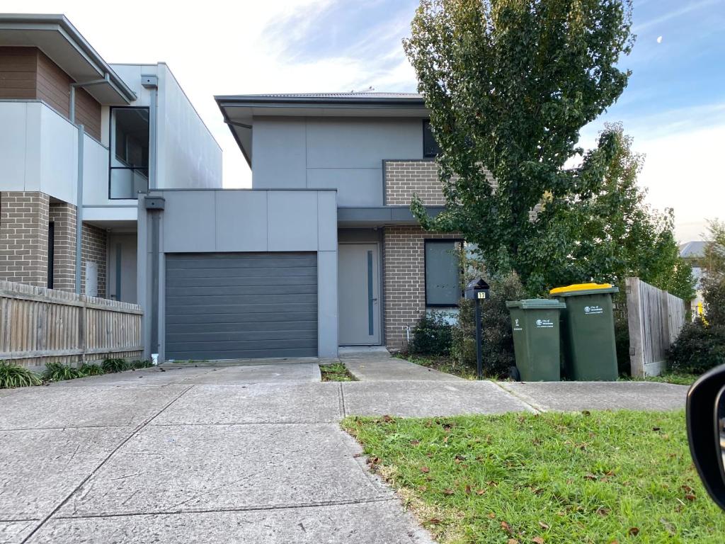 3Beds-Whole House-Ramez Street-MERNDA - Casa De Tres Dormitorios