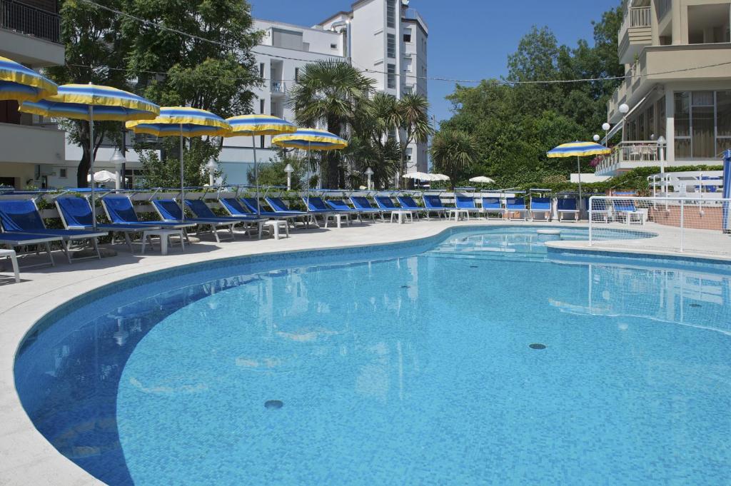 Basen w obiekcie Hotel Torretta lub w pobliżu