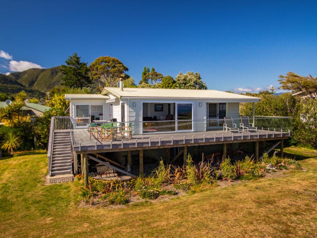 Gallery image of Seaside on Selwyn - Pohara Holiday Home in Takaka