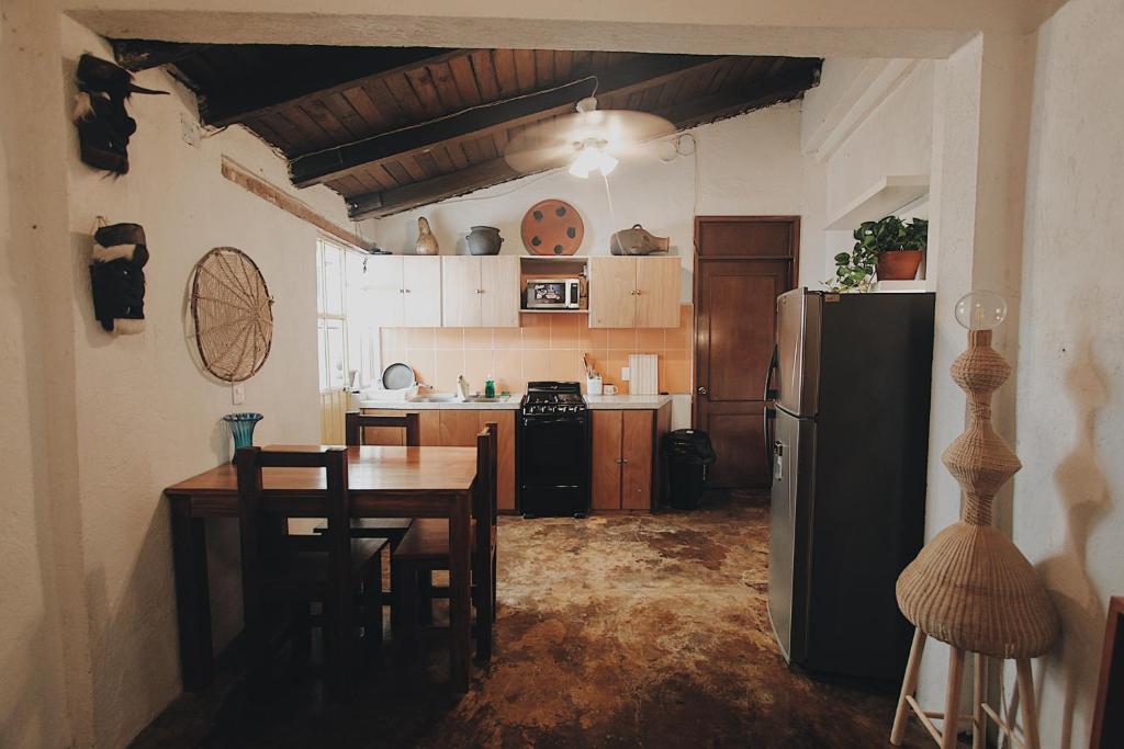 Zona de comedor en el apartamento