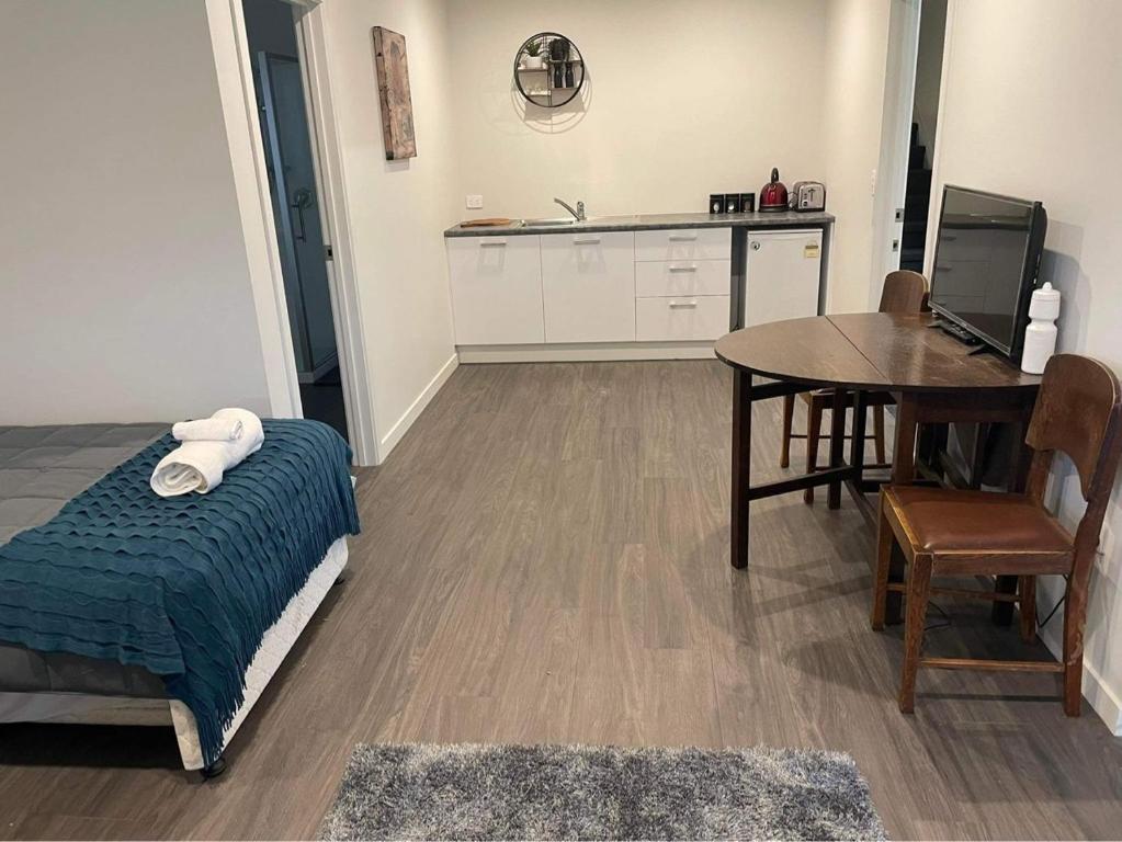 Lakefront in Pisa - Resim 5