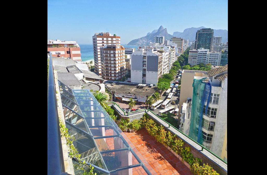  Ipanema's Beautiful Penthouse