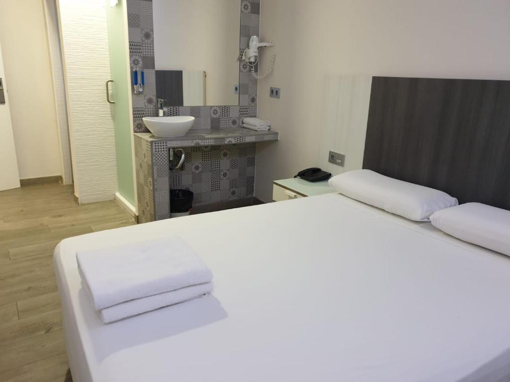 HOSTAL LETTO DAL MARE, Valencia – Updated 2023 Prices
