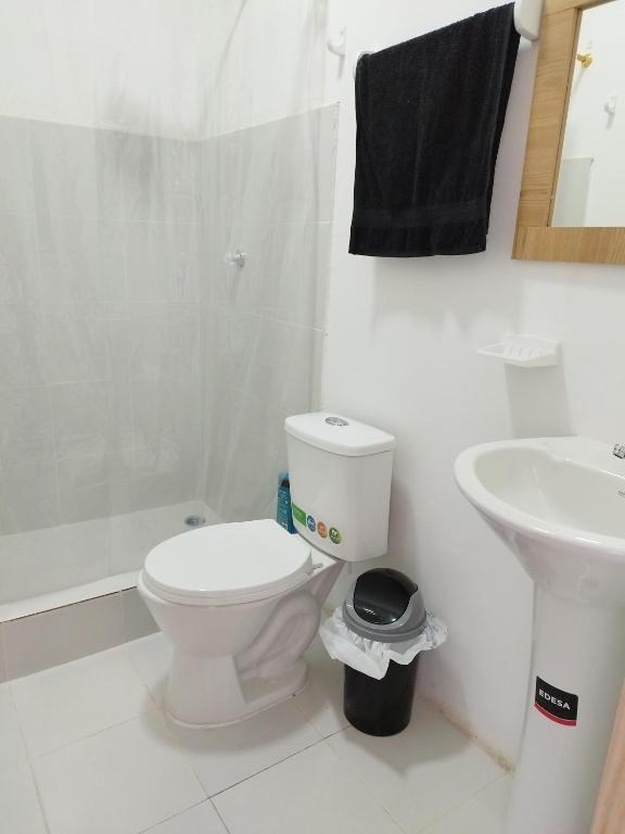 Koupelna v ubytování Habitaciones Alkimya
