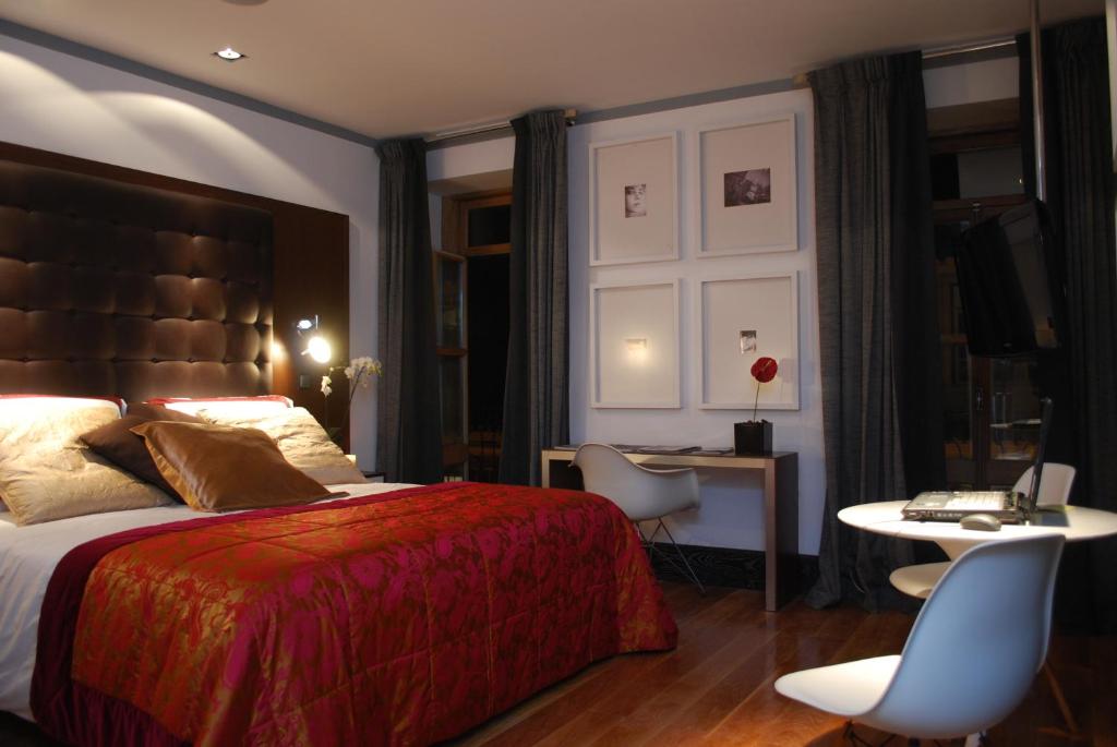Browns Boutique Hotel - 16