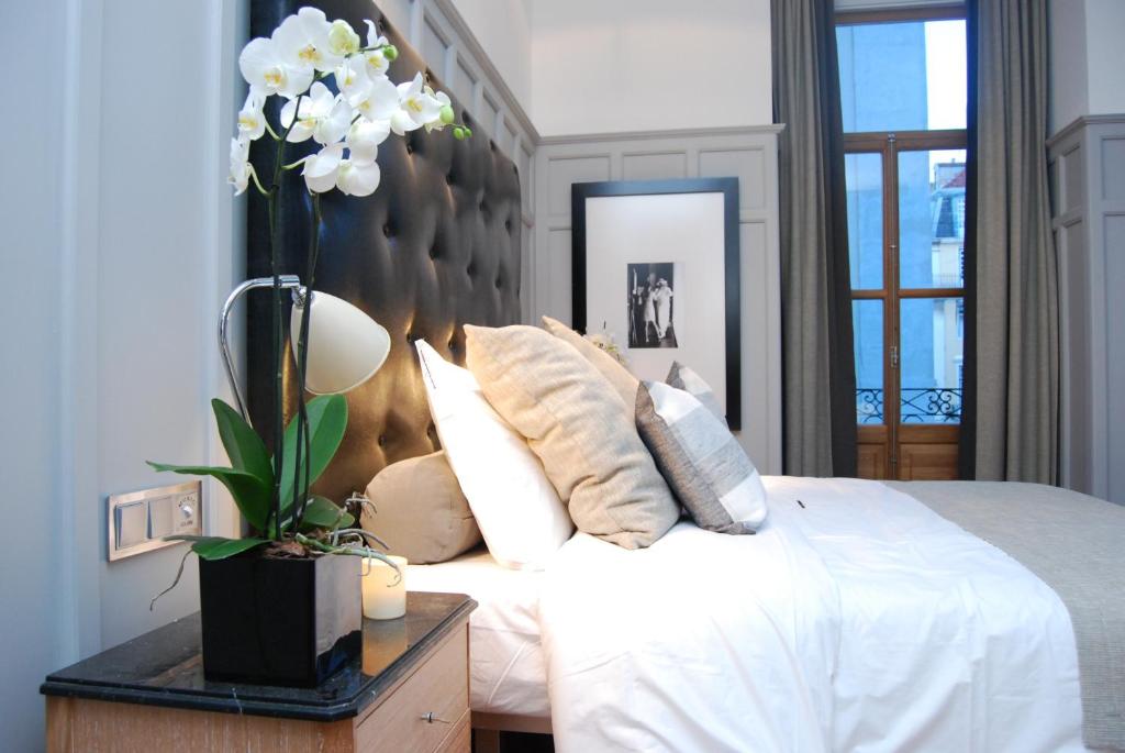 Browns Boutique Hotel - 8