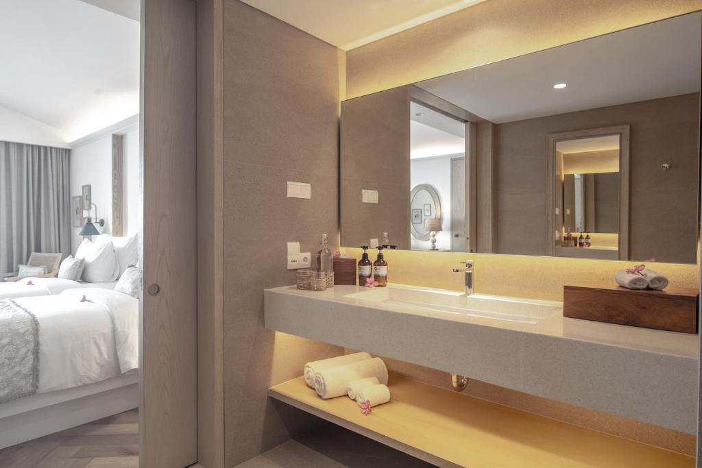 Royal Avila Boutique Resort - 4