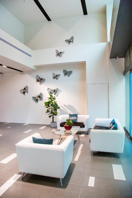 Posezení v ubytování Wholesome Hotel