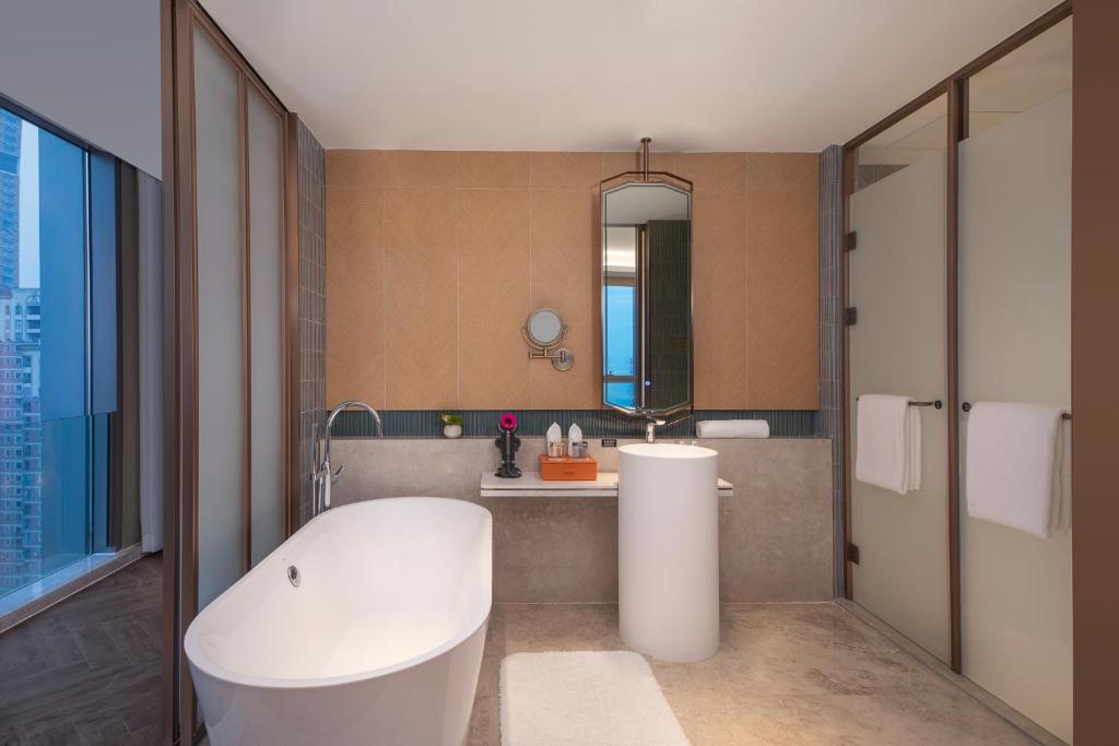 Voco Chongqing Chaotianmen - Suite De Una Habitación Con Vista De Río