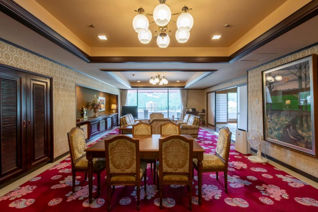 Posezení v ubytování Kinugawa Grand Hotel Yumenotoki