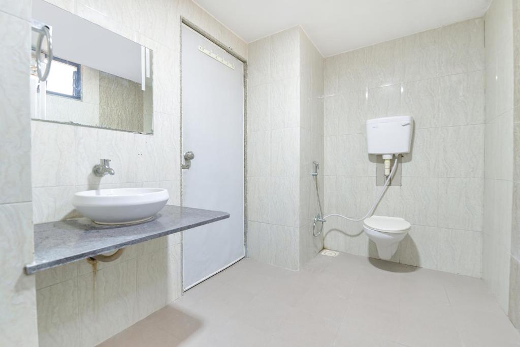 Koupelna v ubytování FabHotel Skyland