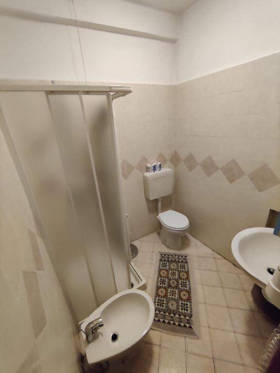 Koupelna v ubytování Albergo Baffo