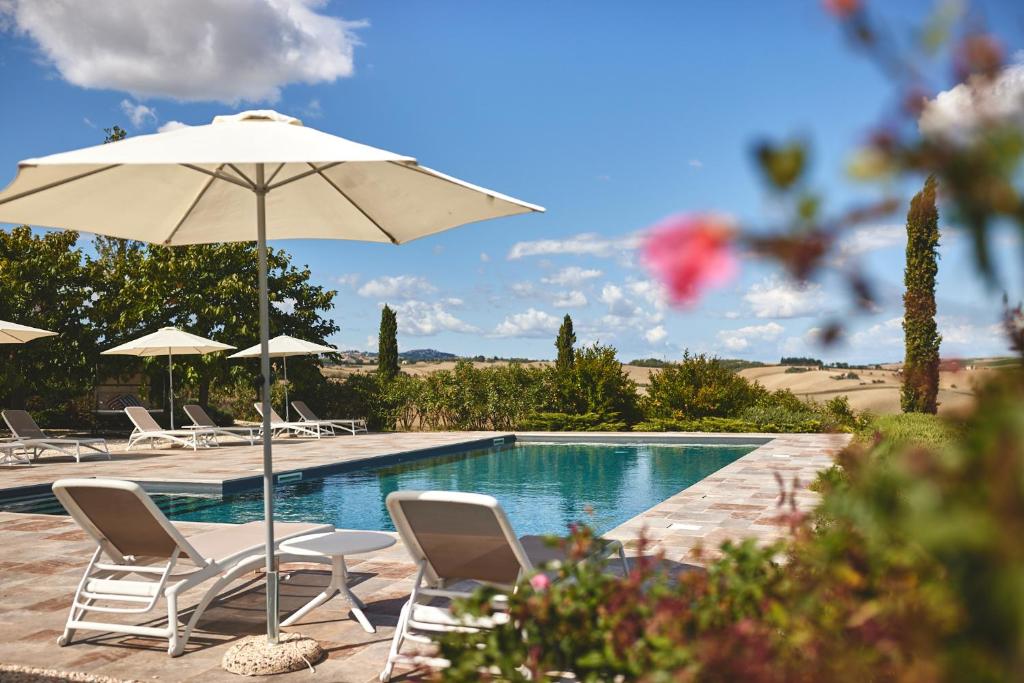 Bazén v ubytovaní Borgo della Spiga - Adult Friendly Country House alebo v jeho blízkosti