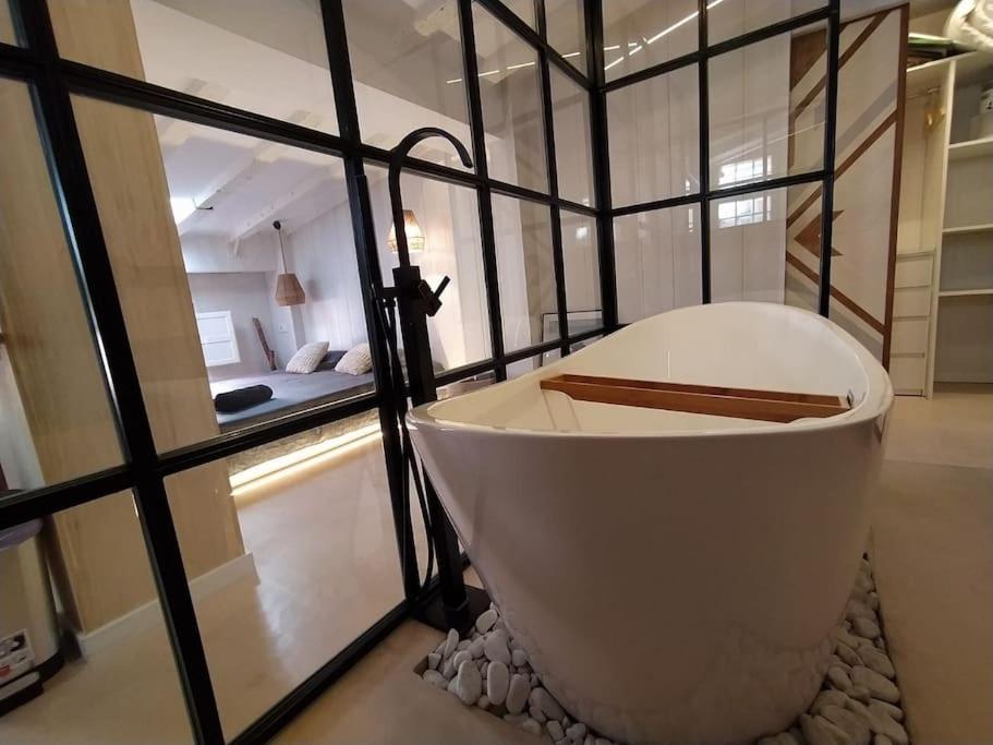 Charming loft in the heart of El Carmen Valencia, Valencia ...