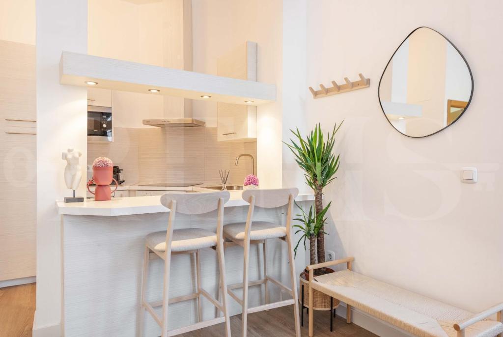 Kuchnia lub aneks kuchenny w obiekcie Artistic apartment in the heart of Málaga by REMS