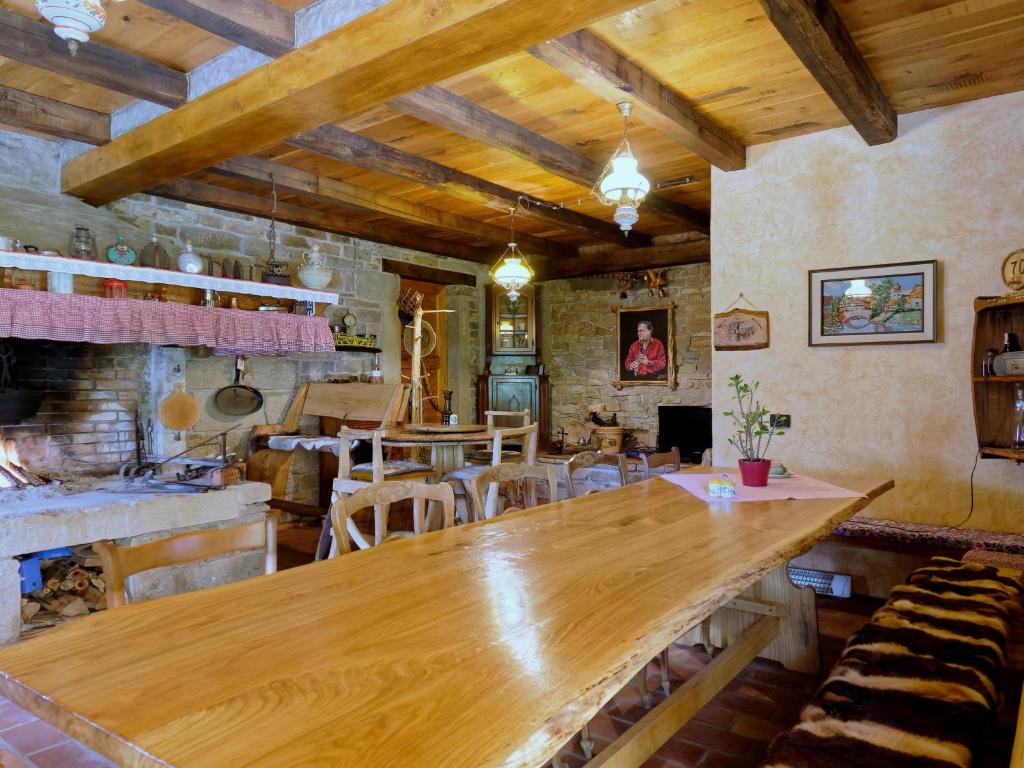 Reštaurácia alebo iné gastronomické zariadenie v ubytovaní Casa Mira by Rent Istria