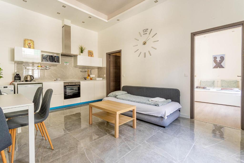 Modernized Condo at Király 51, Budapest (updated prices 2024)