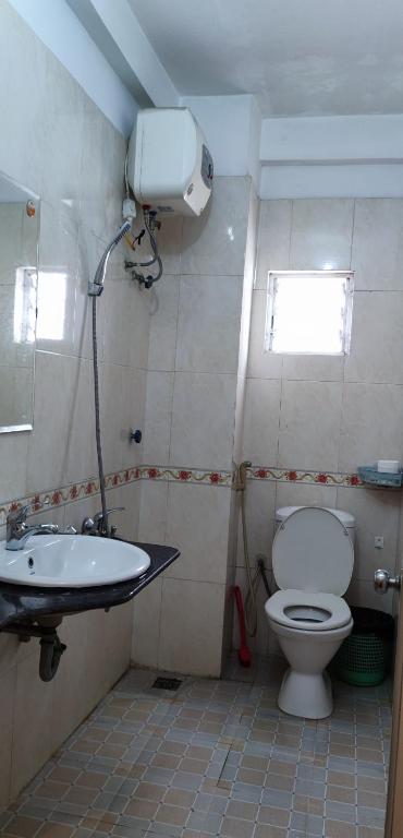 Thanh Hương 99 Hotel - Nội Bàiにあるバスルーム