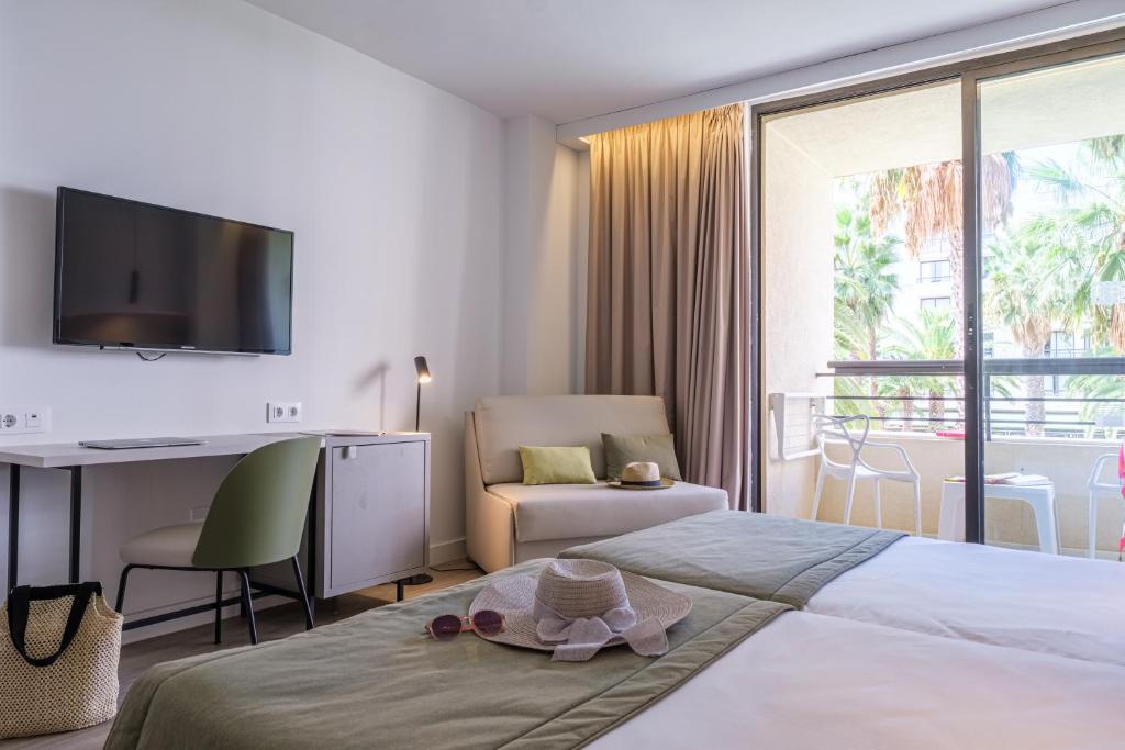 Cama o camas de una habitación en Estival Islantilla
