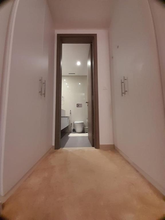 Postel nebo postele na pokoji v ubytování LUXURY 2 Bedroom Apartment in GATEWAY Residence