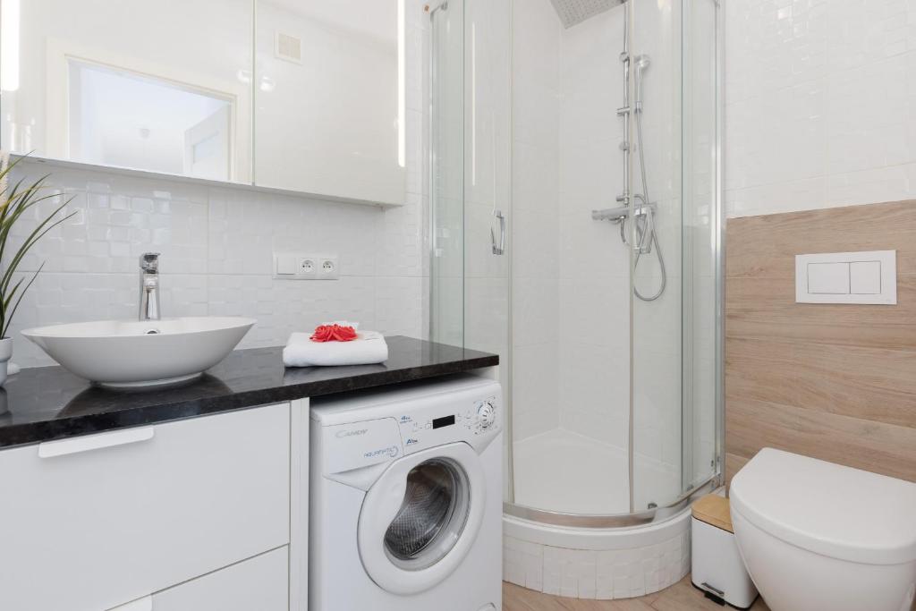 Kúpeľňa v ubytovaní Warsaw Portofino Apartment by Noclegi Renters