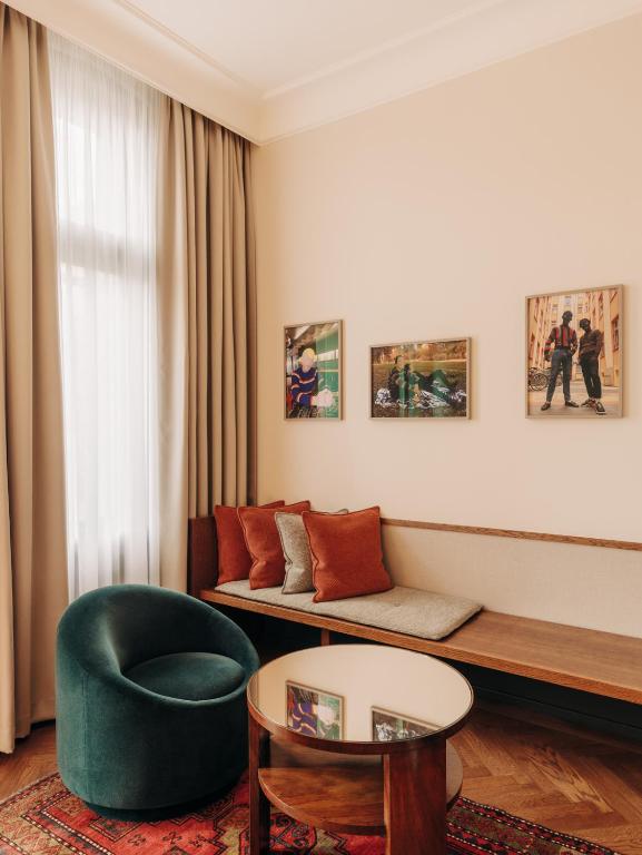 Boutique Hotel Château Royal - 11