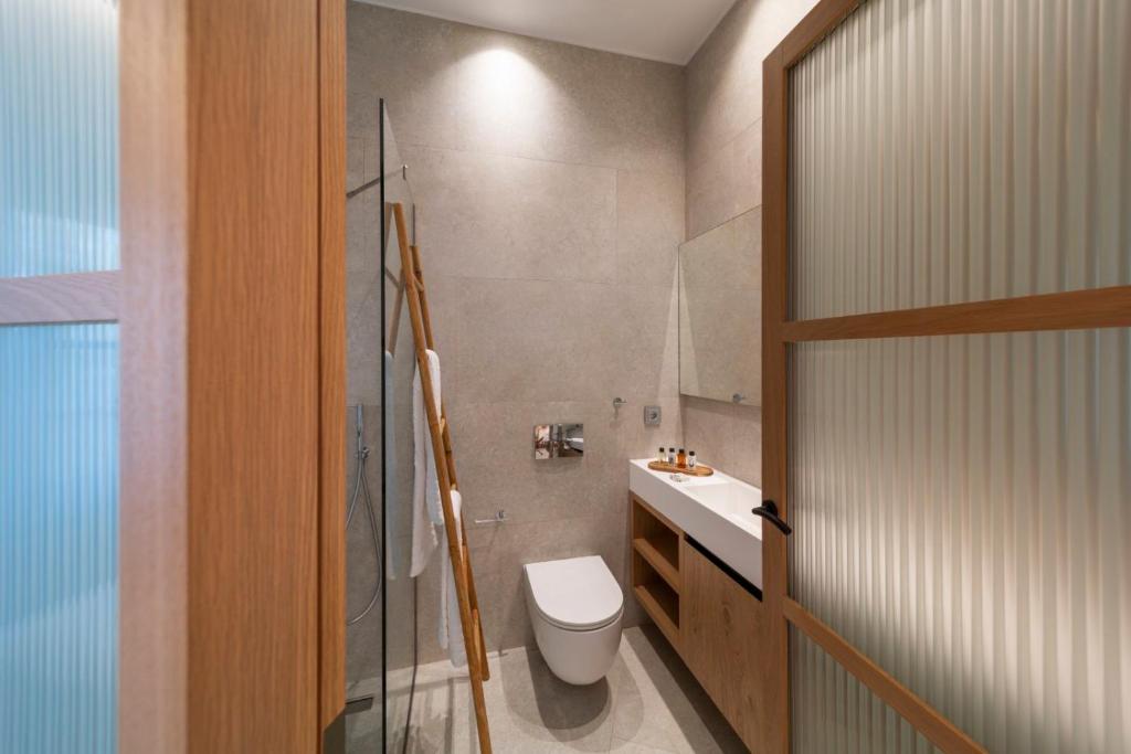Koupelna v ubytování Naillac Elite Suites