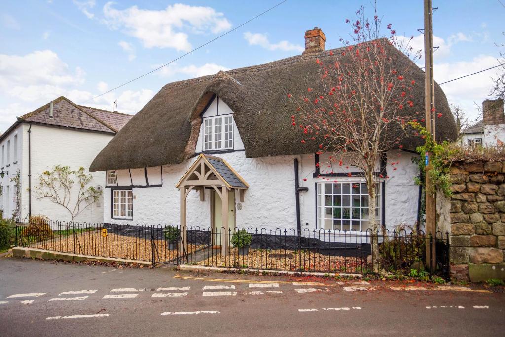 A Heavenly Cottage for 6 very near Marlborough, Manton Updated 2023 Prices
