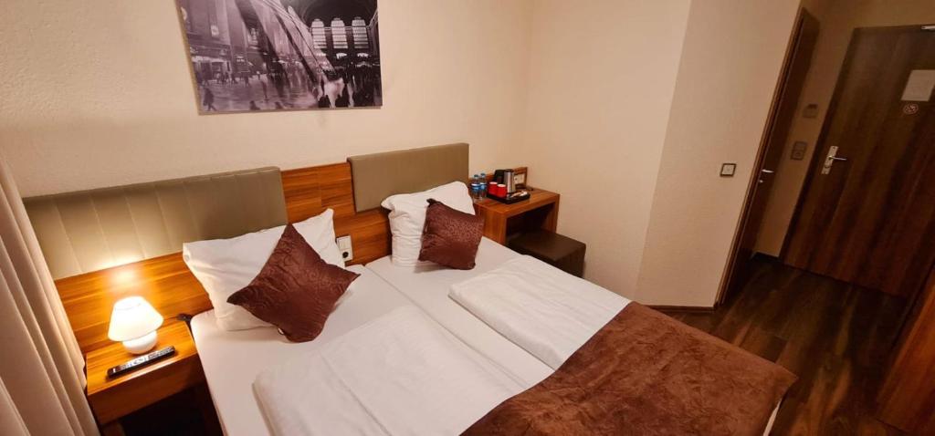 Hotel Frankfurt Messe - Resim 9