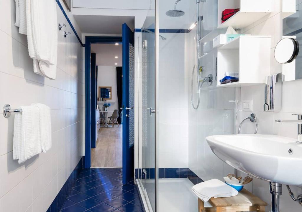 Kúpeľňa v ubytovaní Appartamento Blu a Milano zona Ripamonti vicino allo IEO