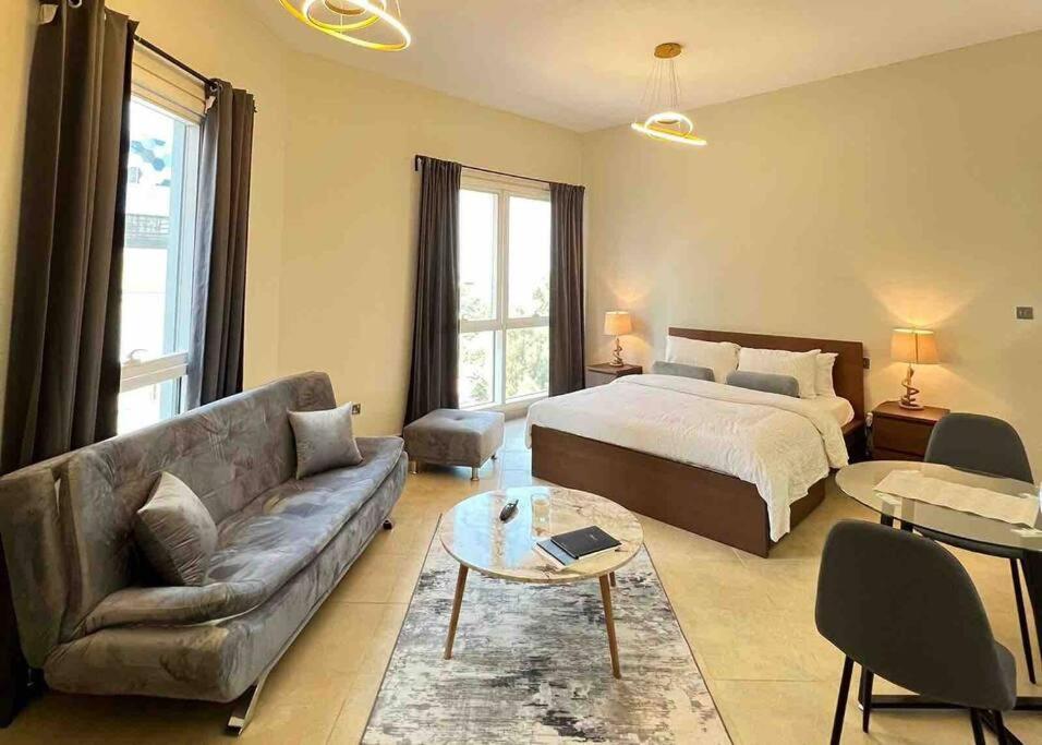 A lovely Studio in Next to the Metro Station, Dubai (updated