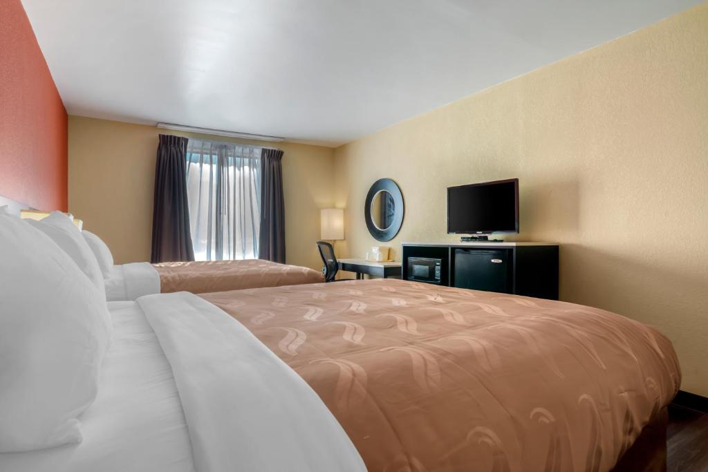 Quality Inn Phenix City Columbus photo