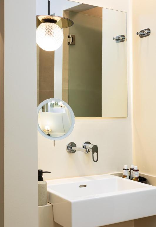 Kúpeľňa v ubytovaní KALES SEA VIEW SUITES